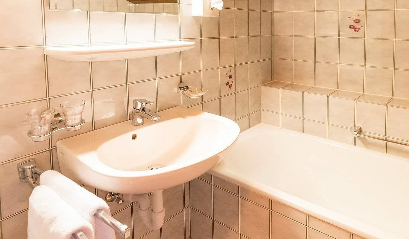 Standard Badezimmer, Berghof Alpbach