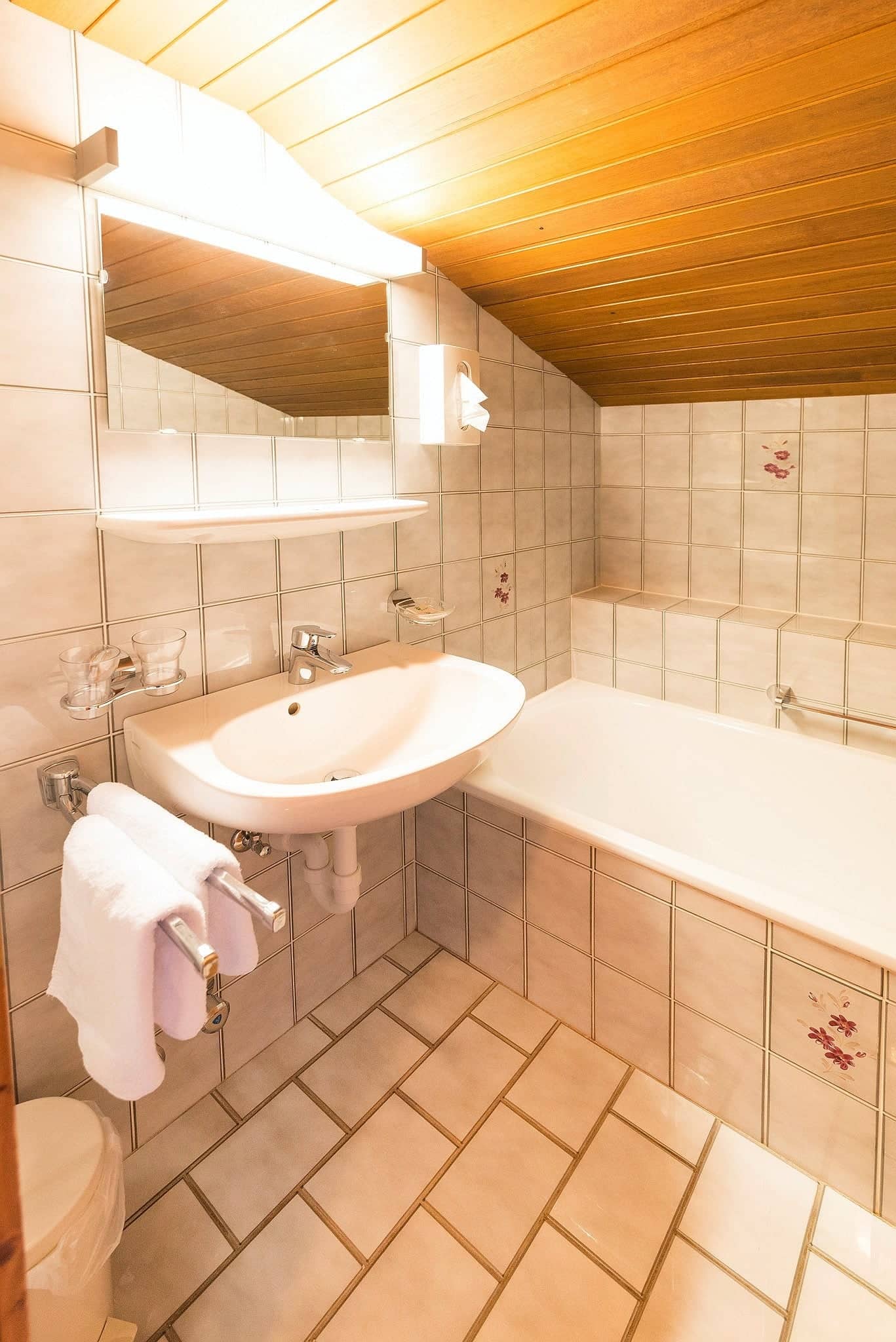 Standard Badezimmer, Berghof Alpbach