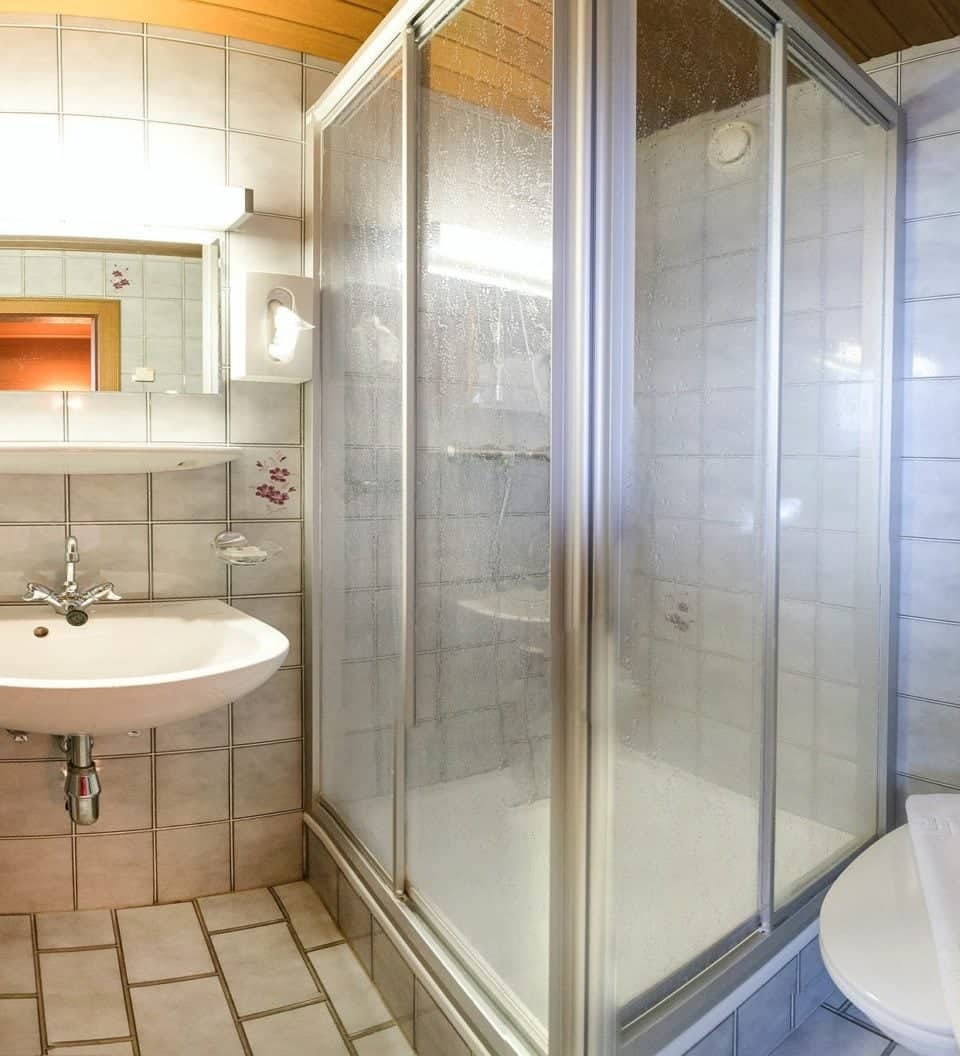 Standard Badezimmer, Berghof Alpbach