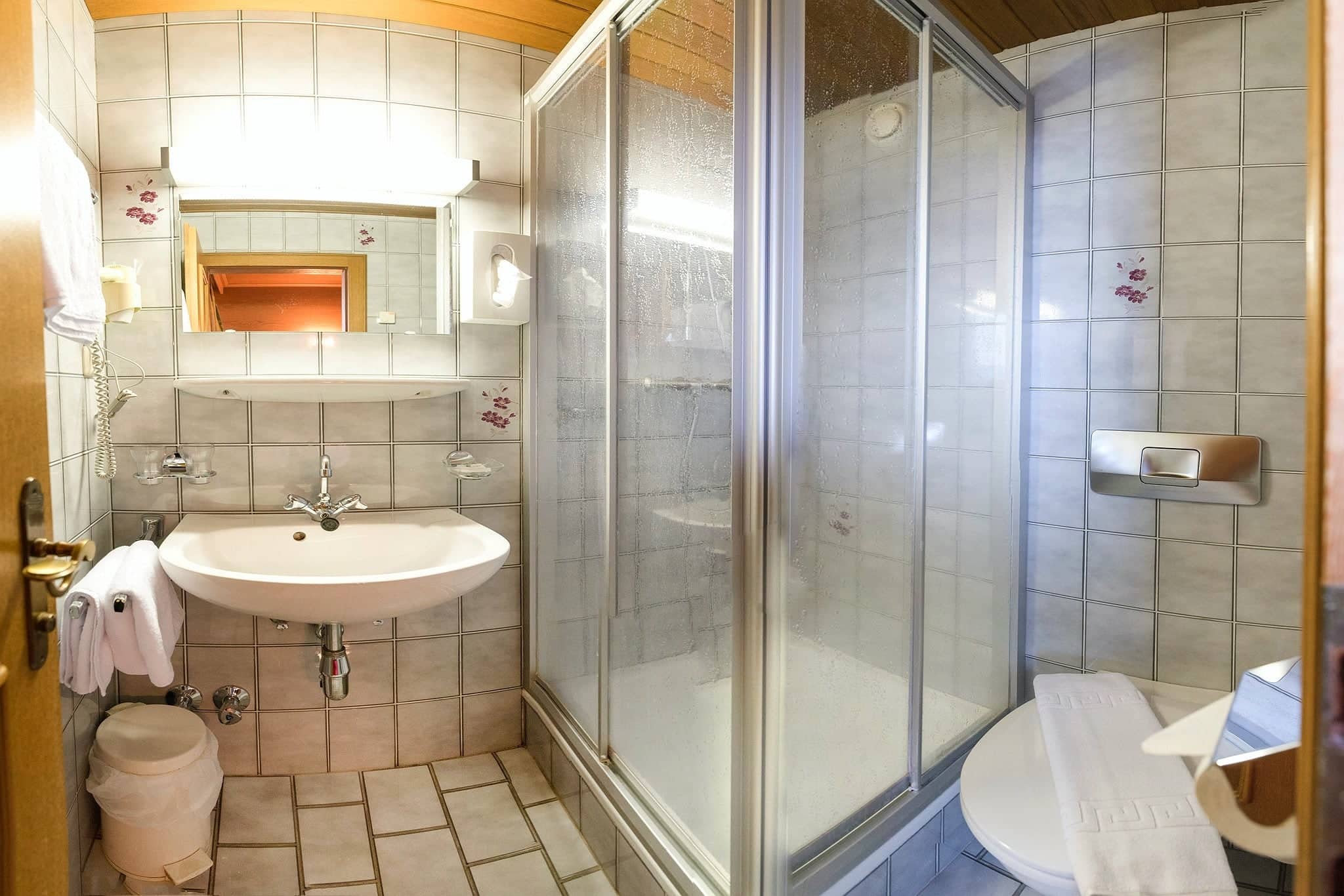 Standard Badezimmer, Berghof Alpbach