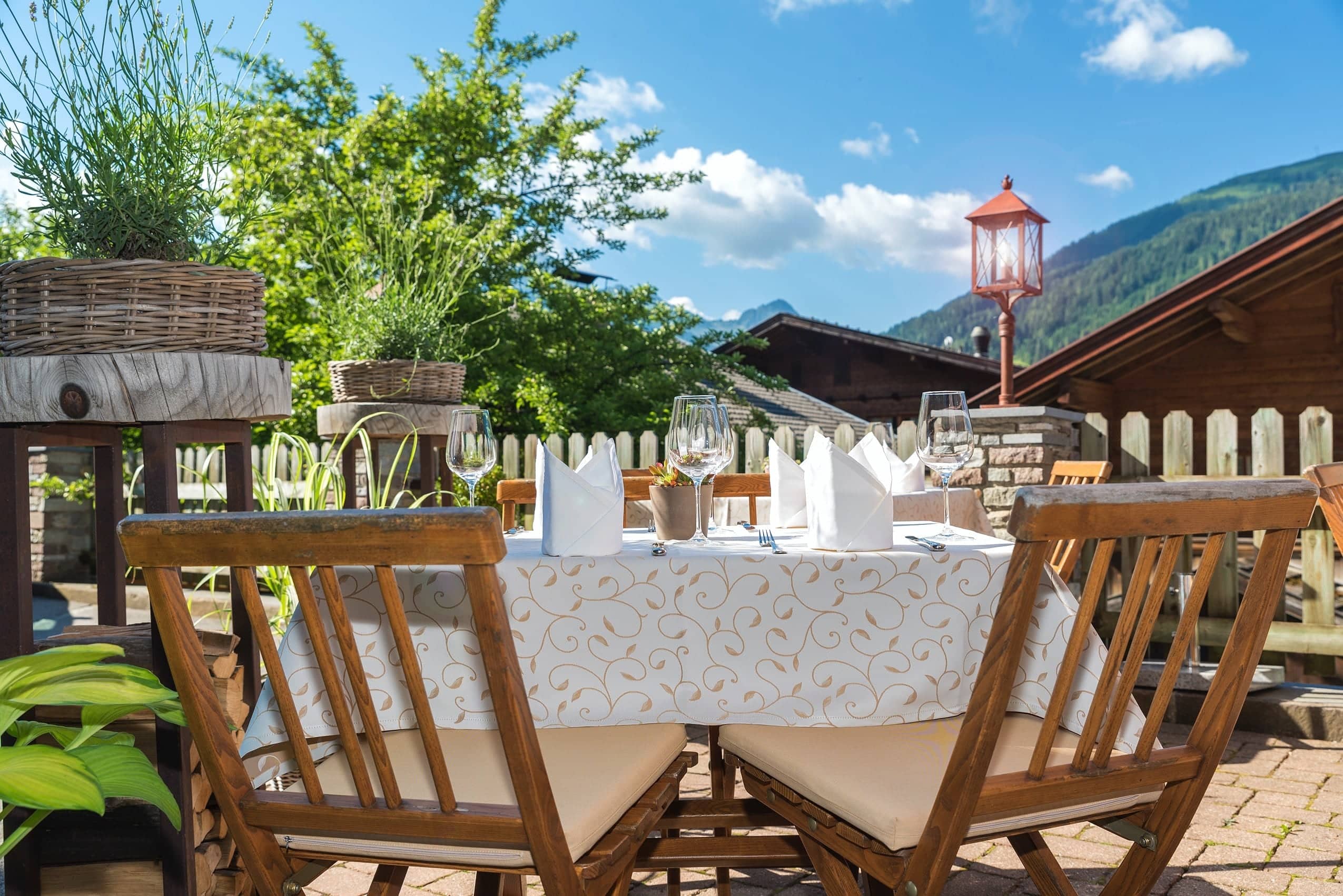 Gemütliche Terrasse im Sommer, Berghof, Alpbachtal